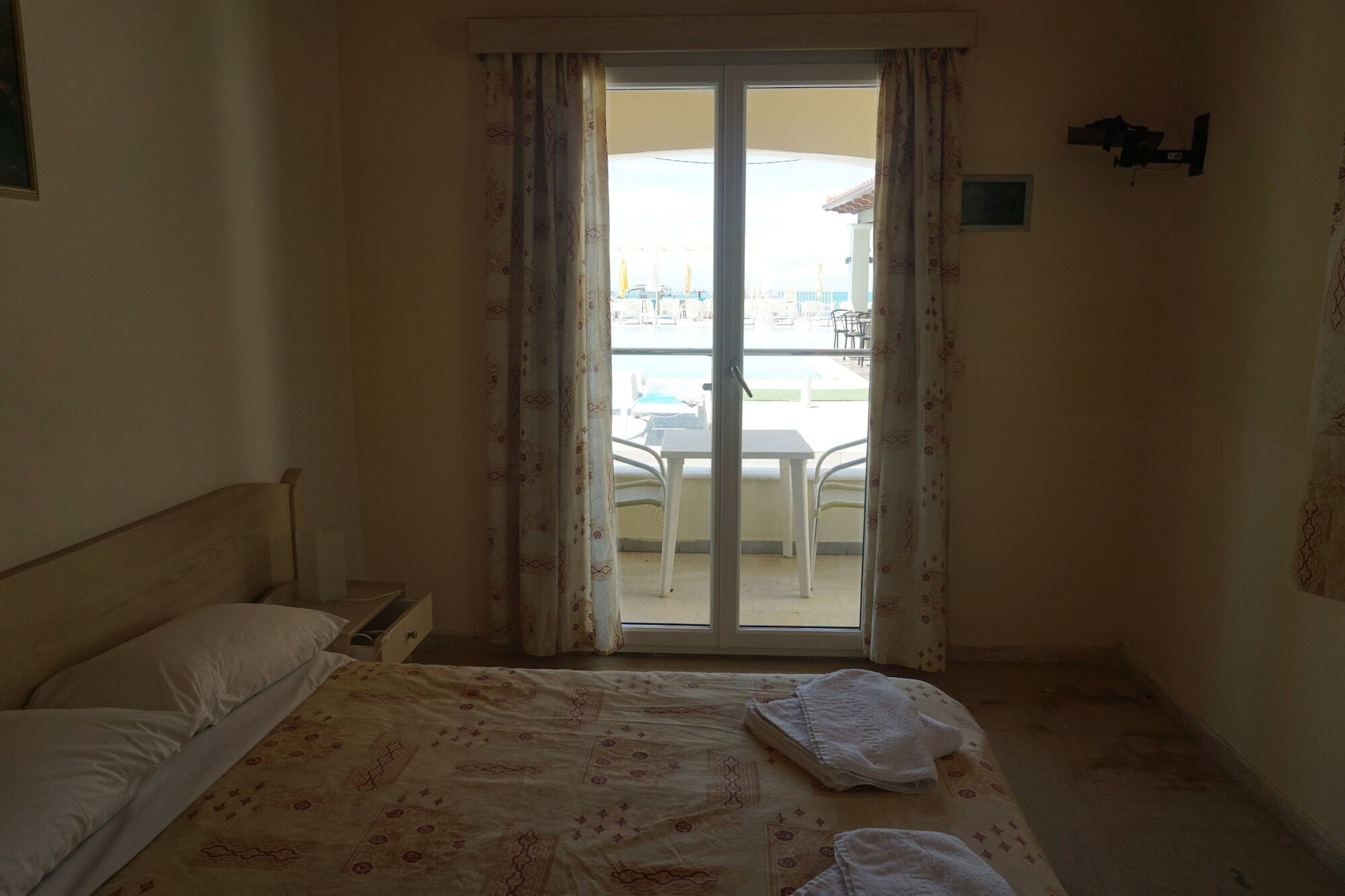 Sunrose Beach Aparthotel Acharavi  Exterior photo